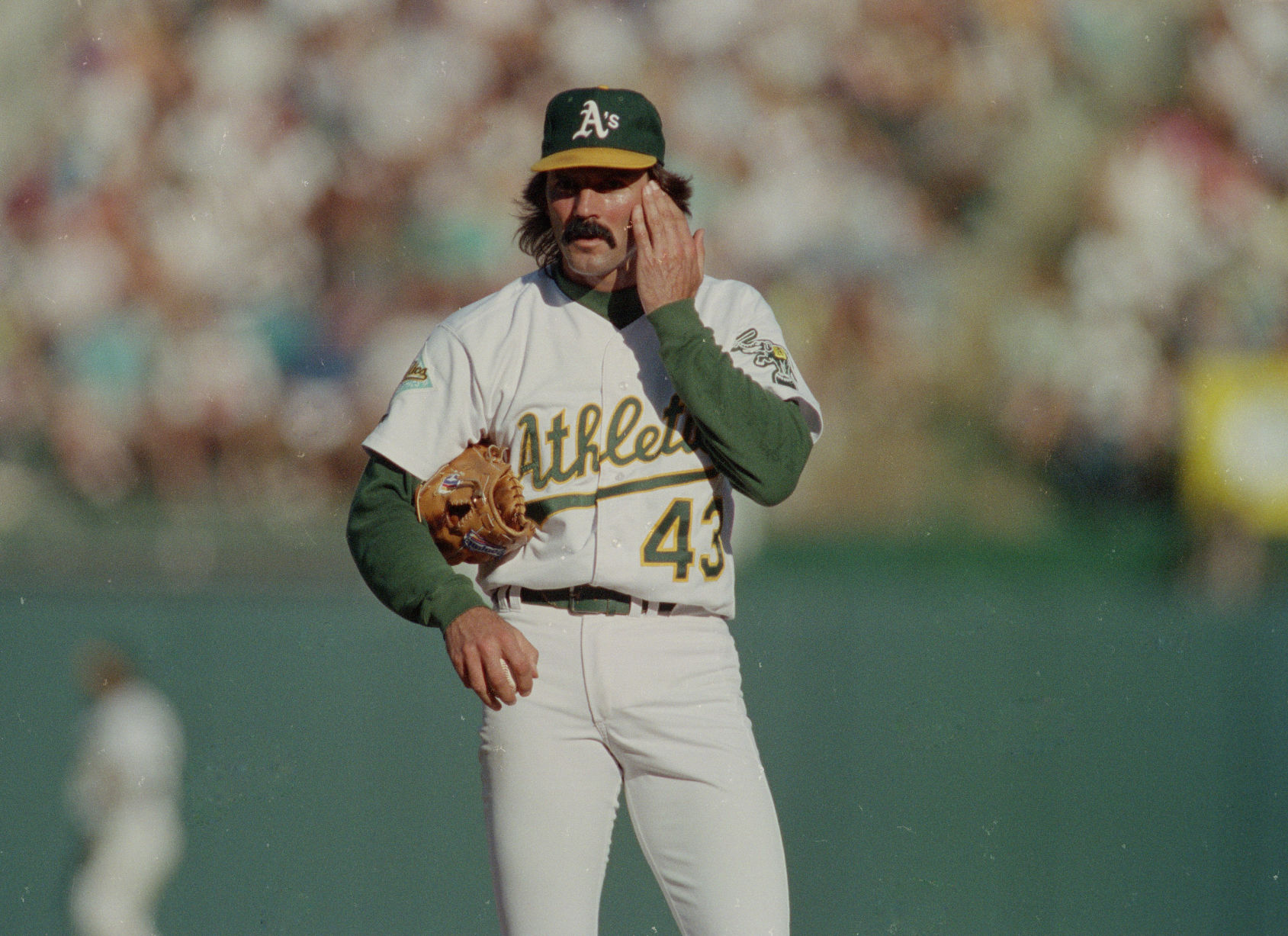 1995: A's Dennis Eckersley earns 300th save